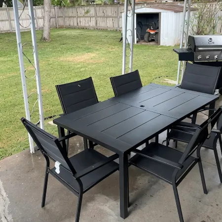 Cozy 2-Bedroom Home Near McPherson College/Park with Huge Yard- No Cleaning Fees