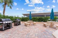 Sunset Sensation views of the #1 beach in the country. - Boutique