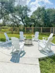 NEW 3BR/2B home w/ fenced yard - Dog & EV friendly - 4 tähden