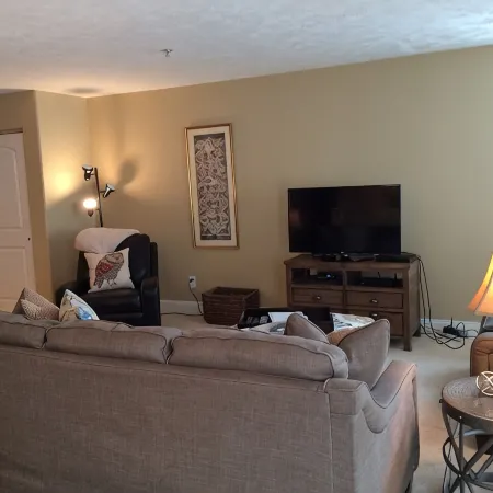 Downtown Traverse City Condo, close to shops, food, recreation, beaches.