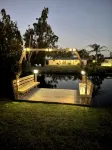 Your serene escape - Modern, cozy, and close to the beach. - Jacuzzi