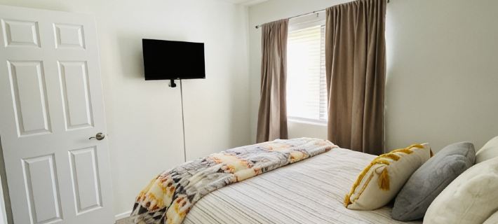 Beautiful, 3 Bedroom , 2Bath ,Heated Pool , Pool Table Hotels in Avondale