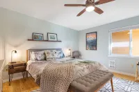 Whidbey Waterfront Retreat- Fireplace - Steps to Beach - Bird Watching - Wifi