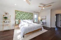 The Salty Bungalow - Pool, Pet Friendly, Walking distance  to Beach! - Wifi