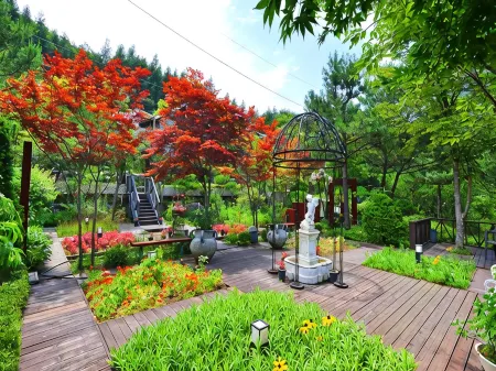 Pyeongchang Riverhill Pension (Pool Villa, Spa)