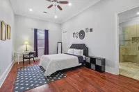 Historic NOLA Home between Magazine and Tchoupitoulas Pet Friendly - Jacuzzi