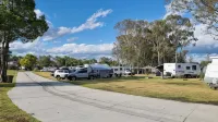 Big4 Karuah Jetty Holiday Park - parking