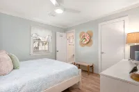 Charming OCEANSIDE Cottage Steps from the Beach in South Nags Head - 비치