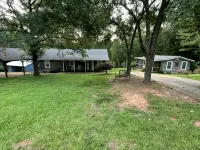 Cabin Lake Hartwell near Clemson and Greenville - Alphydda