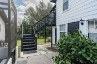 Adorable Guesthouse off of Lake Hollingsworth - Apartments