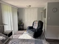 Rosey's Retreat Charming 2-bedroom Country Cottage in LaFollette, Tennessee WiFi - 3-Star