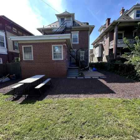 The Blue backyard studio suite!! Convenience and practicality in one place!!