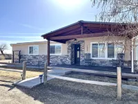 Hole in the Rock Inn - Newly remodeled for post adventure relaxation! - 4-Star