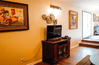 Just minutes from EVERYTHING! Lots of amenities. - WiFi