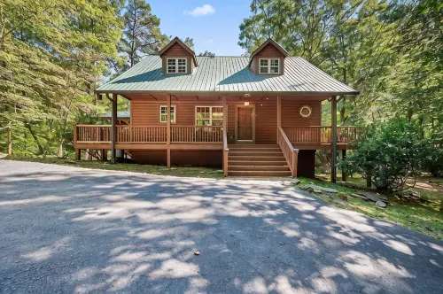 Cozy Cabin Near Helen + Hot Tub + Fire Pit + Game Room + More - con encanto