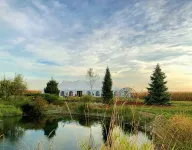 Beautiful Rustic Barn just waiting for you to kick back and relax. - 3-Star