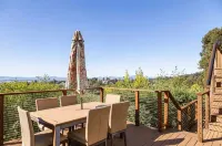 Main House + Guest Unit! 5 Bed / 3.5 Bath, Oakland Hills - Kitchens
