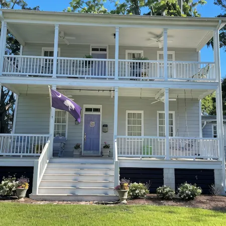 1874 House. Walk Everywhere. Pets Welcome.