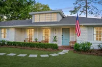 The Palm - East Beach Private Retreat - Saltwater Pool, Hot Tub, Beach Access! - 4-Star