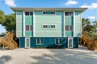 50 Steps to Uncrowded Beach - 2 King Beds - Pac Man Arcade - Summer Beach Fun! - Wifi