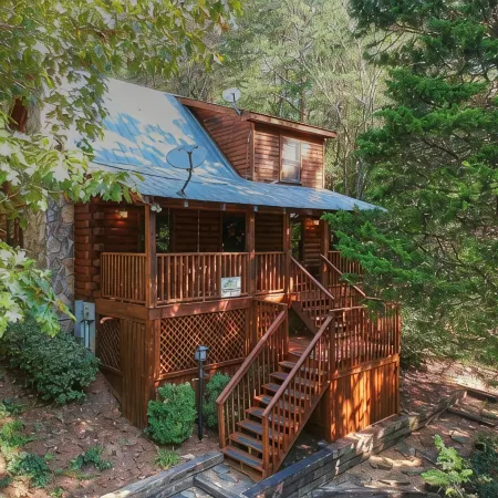 Peaceful Woods #25- Charming & Clean Log Cabin!