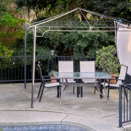 Beautiful, central located with pool and fire pit!
