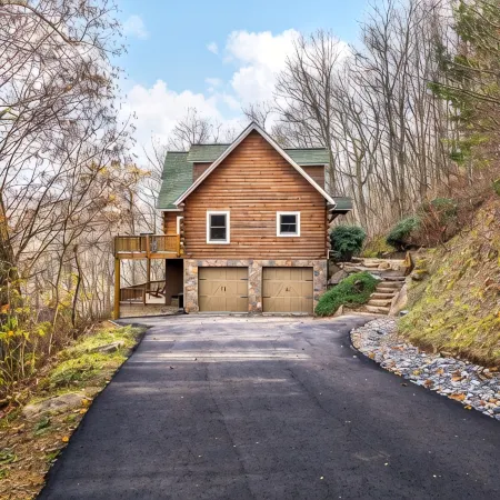 Breathtaking Mountain View Luxury AVL Cabin w/Hot Tub, Fireplaces, Hi-Speed Wifi