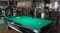Harleys Pub and Hotel - parking