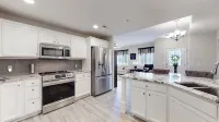 Lavish Tranquil No-Steps Oasis - Boutique