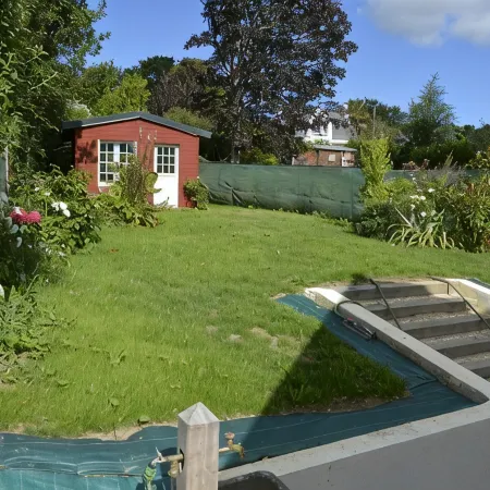 90 m from Morgat beach, fully renovated 3-bedroom house on quiet street