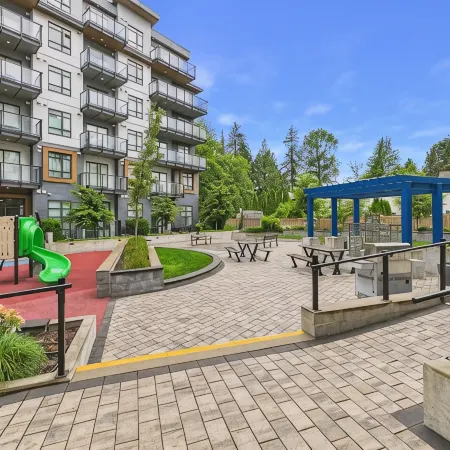 Bright 3BR 2BA Urban Condo | Convenient to King George SkyTrain