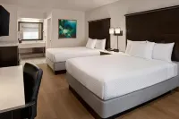 Cortona Inn and Suites Anaheim Resort - parcheggio