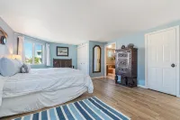 NEW!   Beach Front Coastal Living - balcony