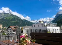 Hotel Central - Bjergudsigt