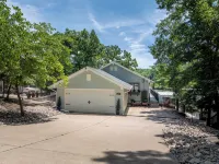 Lakefront House w/ Private Dock in a Protected Cove -Swim, Kayak, Fish!  MM20 - 2-Star