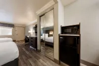 Best Western Inn  Suites Lemoore - parking