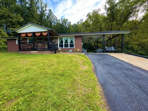 Beautiful Mountain View’s and Located on several acres for privacy - 3-Star