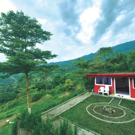 Rumah Merah Salak Villa & Camping Ground Hotels in Cijeruk