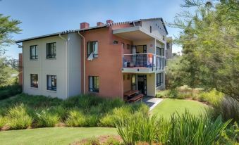 JoziStay @ Jackal Creek Apartments