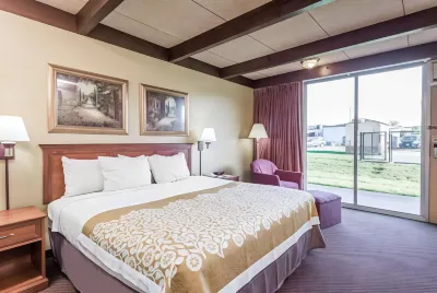 Days Inn by Wyndham Niles Hotels in Warren