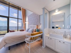 Jeju Lumain Pension (Beach Sunrise, Party-Fuzz Bar Rental)