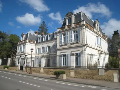 Hôtel les Maréchaux Hotels in Venoy