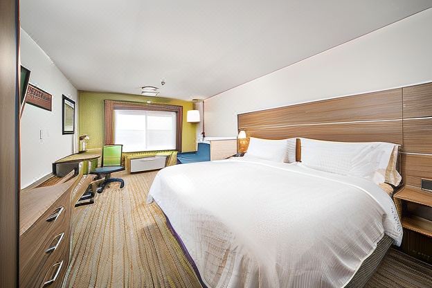 Holiday Inn Express Chicago NW-Vernon Hills - Housity