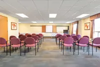 Super 8 by Wyndham Barrie South