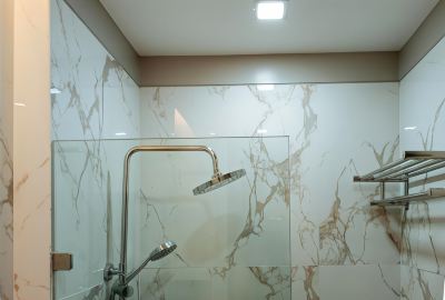 Deluxe Queen Room Sans Hotel at The Luxebridge Suites Davao Photo