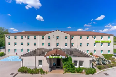 B&B Hotel Aix-en-Provence Meyreuil Sainte-Victoire Отели в г. Фюво