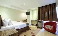 Travellers Hotel Phinisi Hotels in Mariso