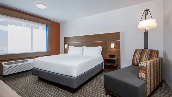 Holiday Inn Express & Suites Colorado Springs South I-25