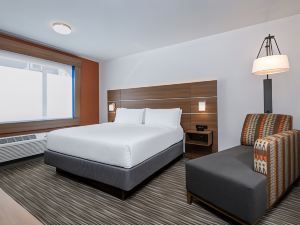 Holiday Inn Express & Suites Colorado Springs South I-25