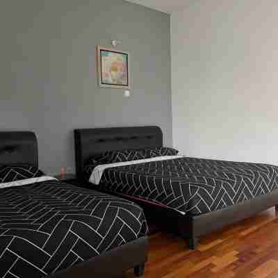 Shamrock Beach Villa Penang No19 Sleeps 22 Rooms